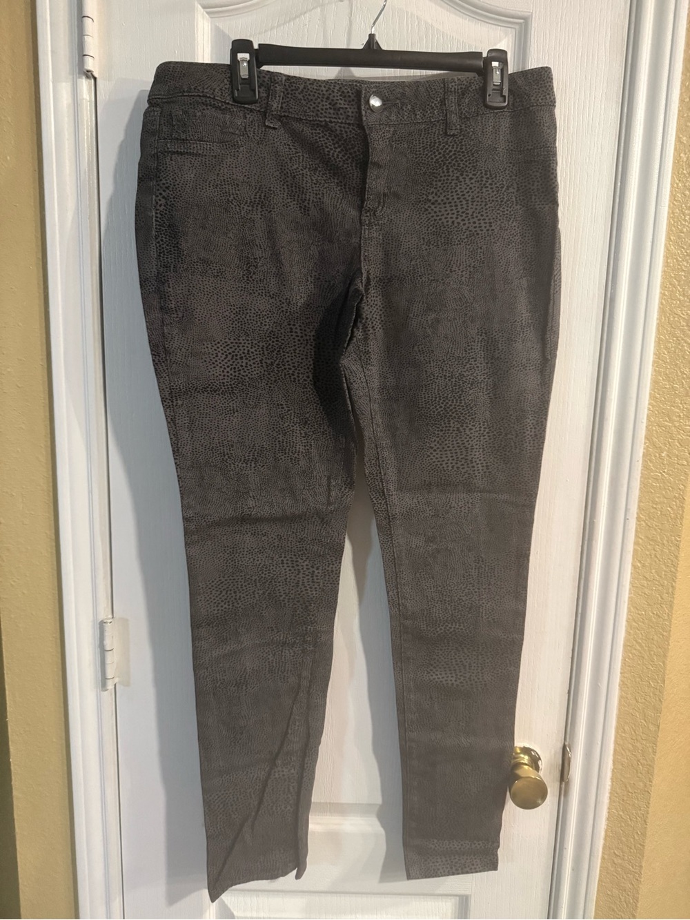 Slim Charcoal Patterned Skinny Pants